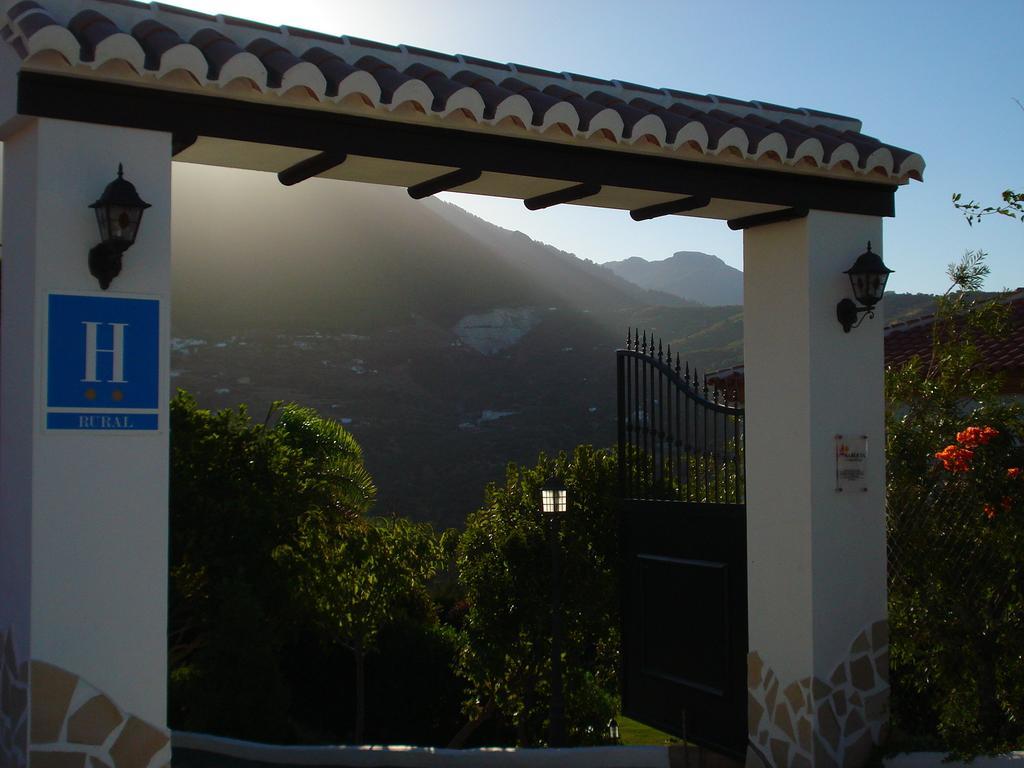 Hotel Cortijo De Salia Alcaucín Exterior photo