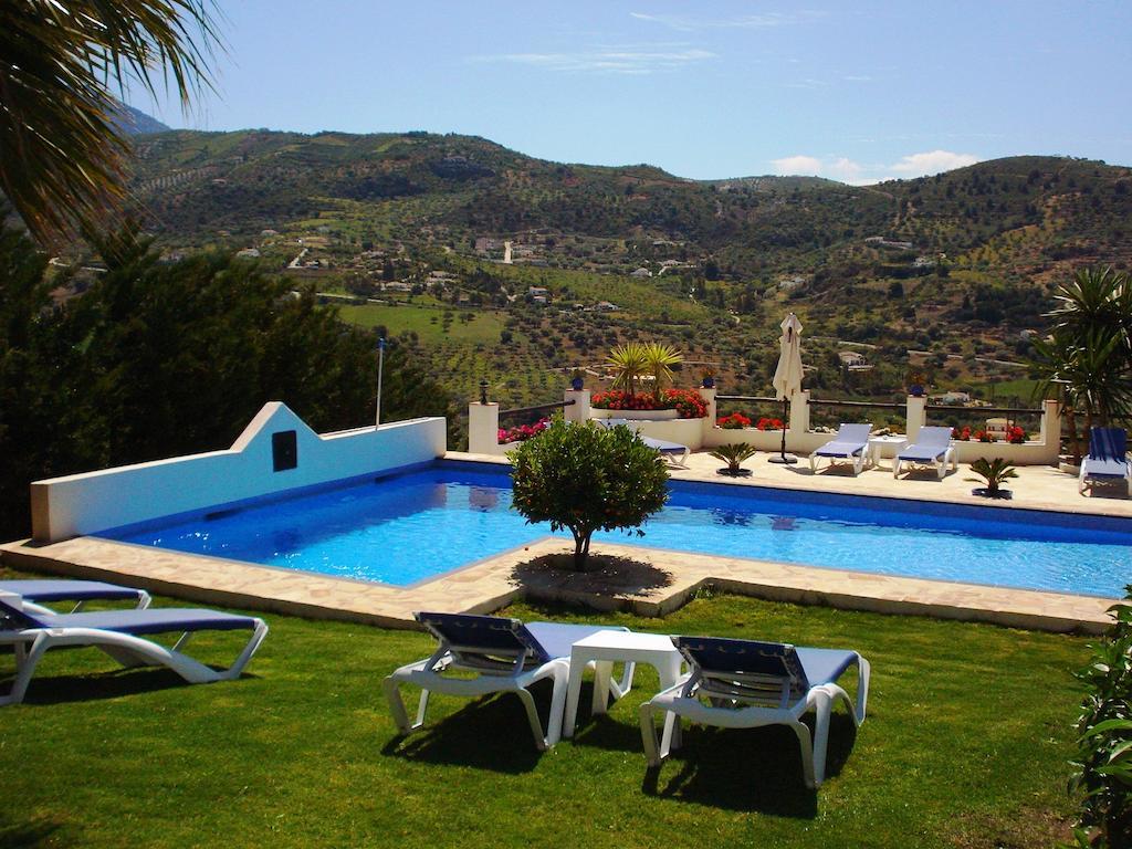 Hotel Cortijo De Salia Alcaucín Exterior photo