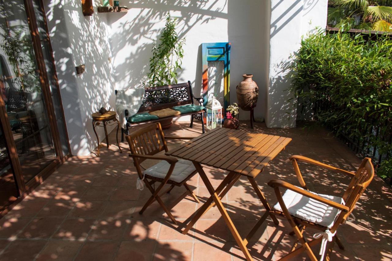 Hotel Cortijo De Salia Alcaucín Exterior photo
