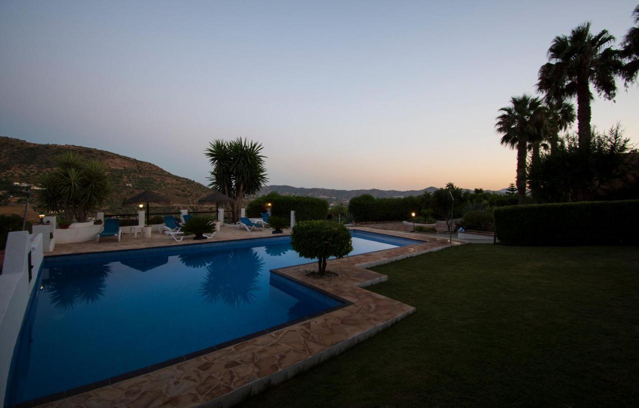 Hotel Cortijo De Salia Alcaucín Exterior photo