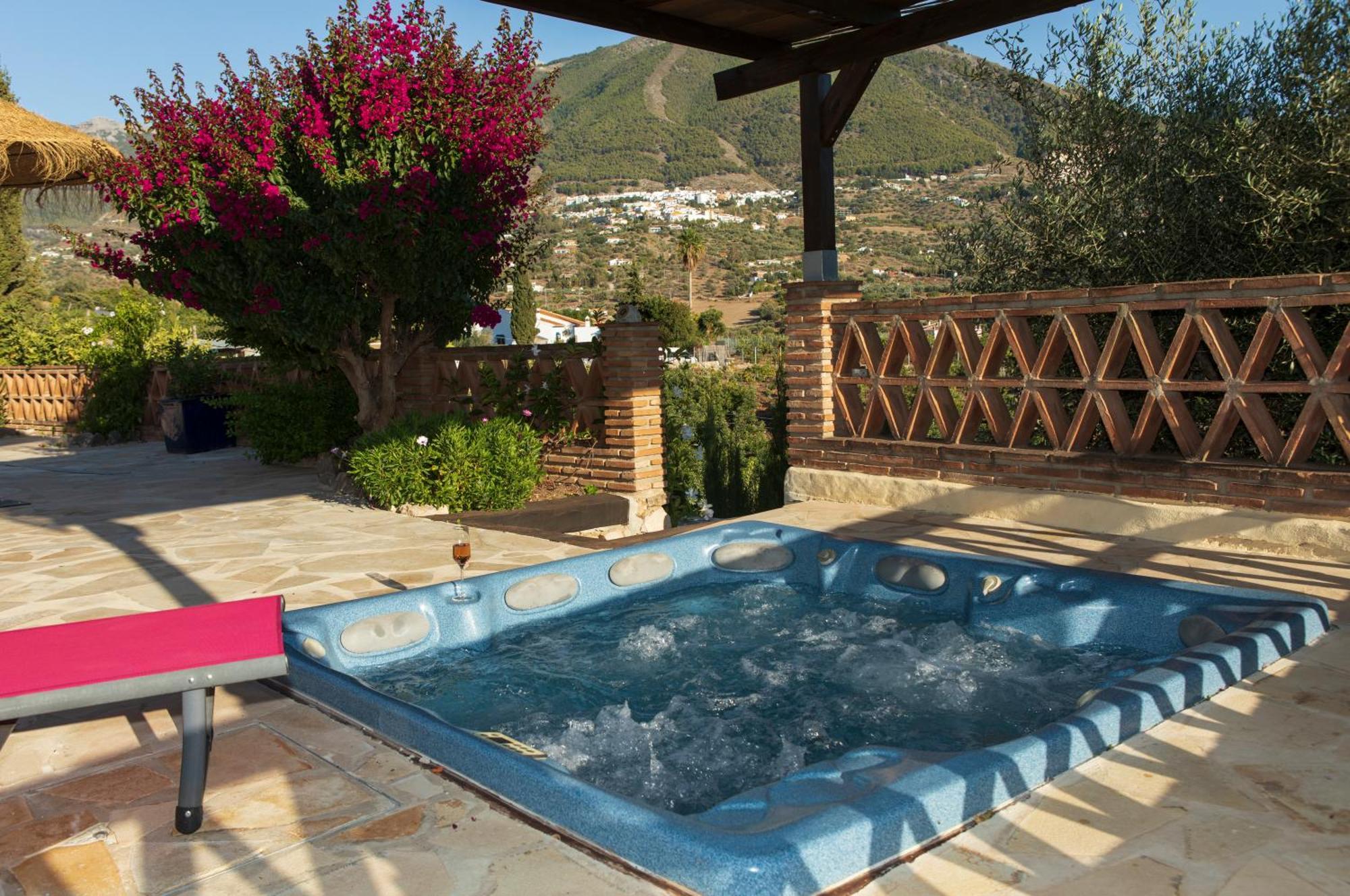 Hotel Cortijo De Salia Alcaucín Room photo