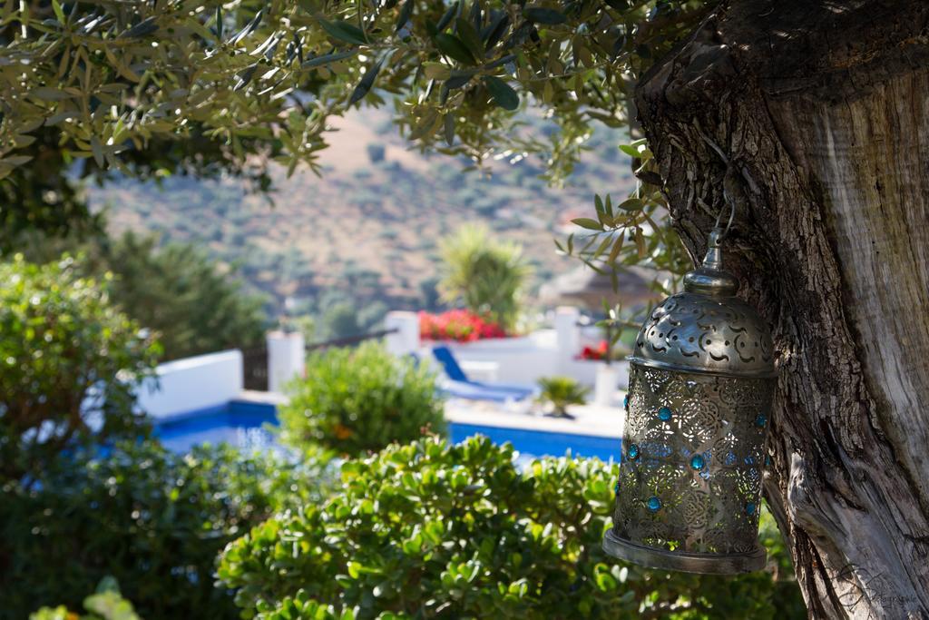 Hotel Cortijo De Salia Alcaucín Exterior photo