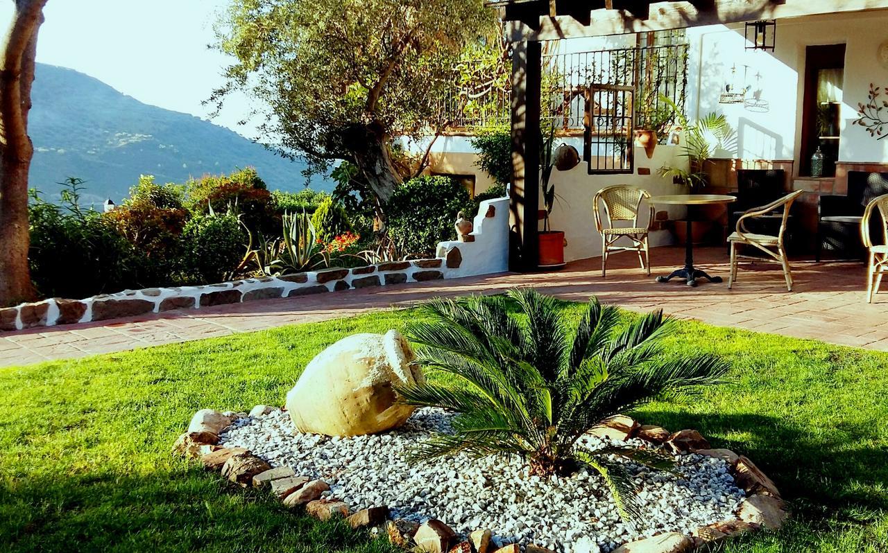 Hotel Cortijo De Salia Alcaucín Exterior photo