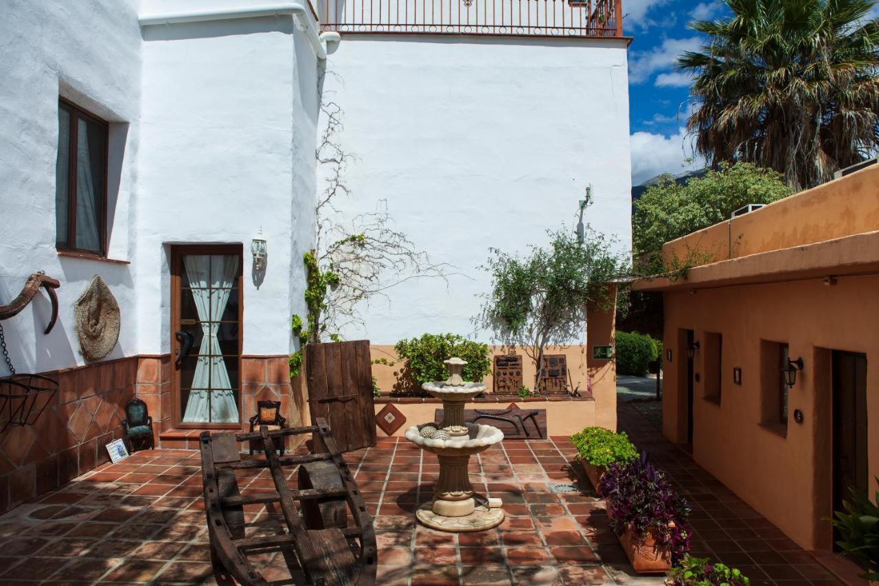 Hotel Cortijo De Salia Alcaucín Exterior photo